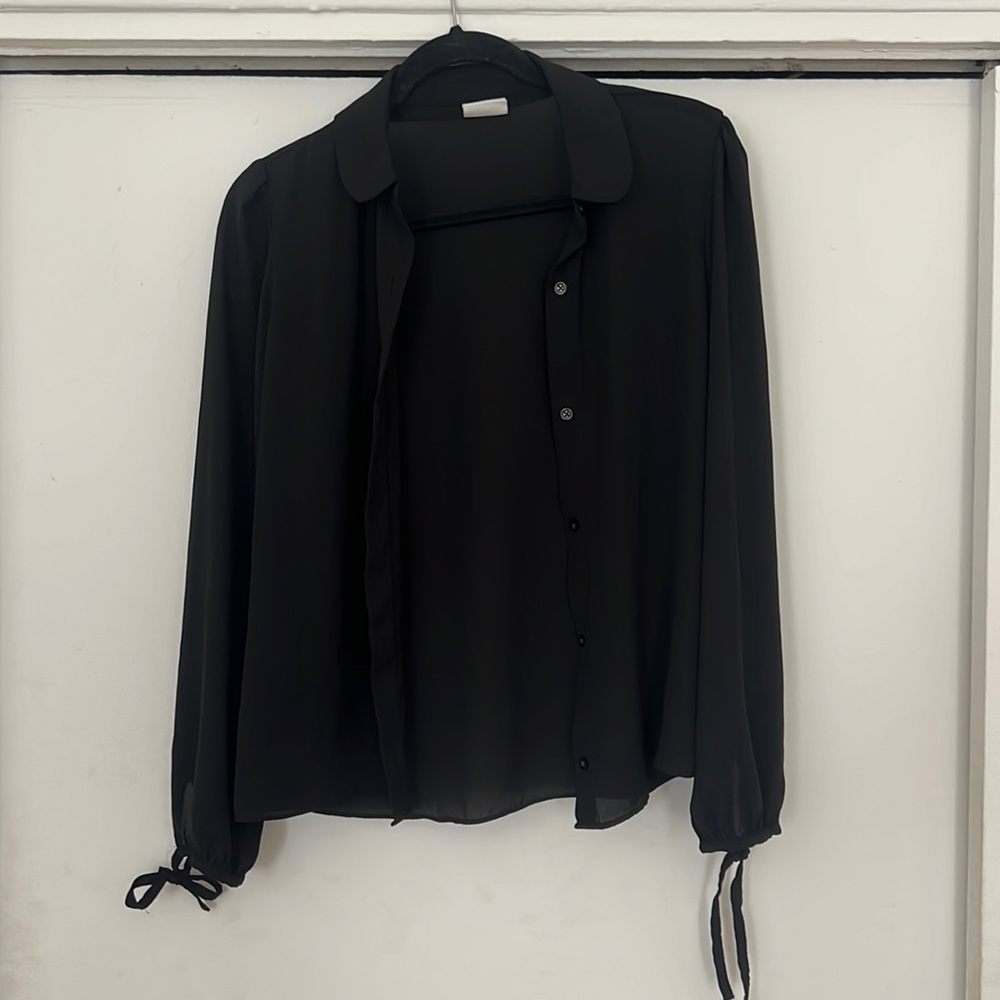 Aritzia black button up